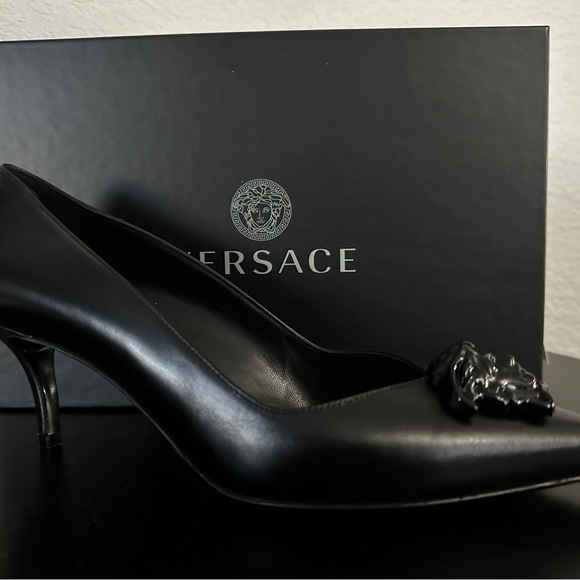 Versace palazzo pumps black Medusa size 38.5 - Picture 1 of 5